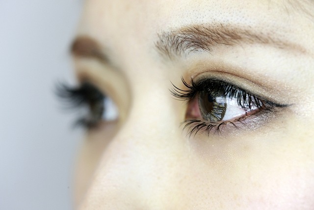 マツエクのデザインで上下のバランスを整える なぜなぜ情報 Com